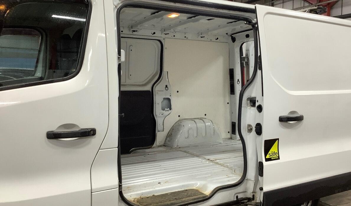 Used Vauxhall Vivaro 2016 for sale - 77484057: Photo 4