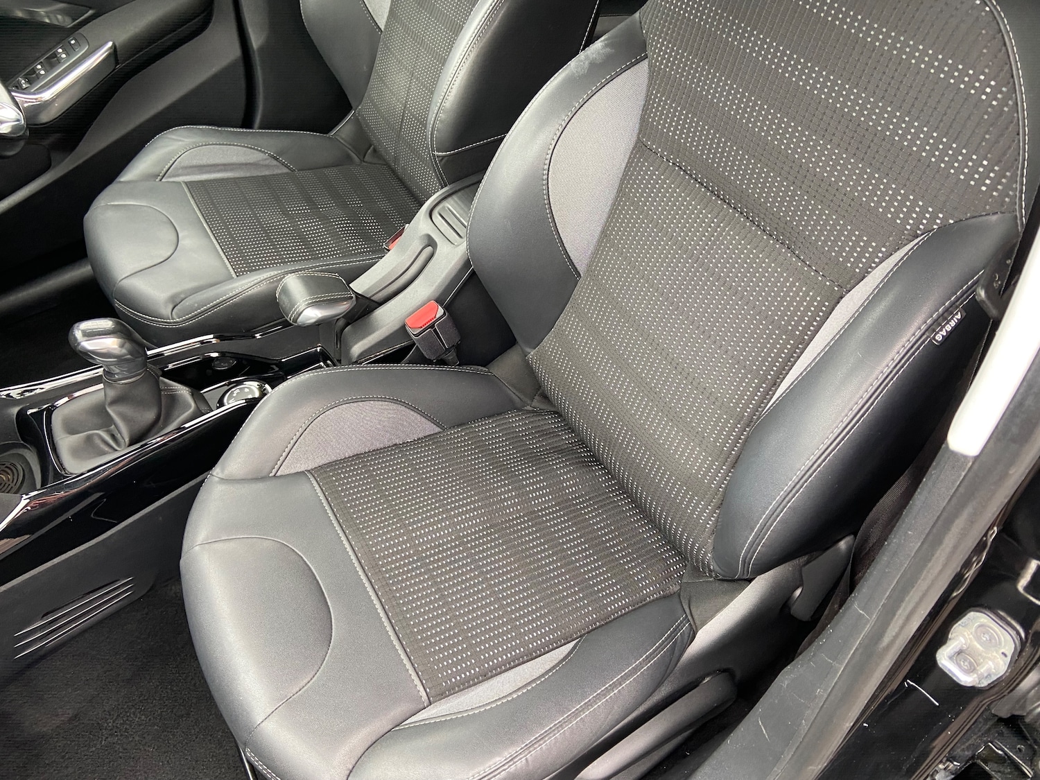 Used Peugeot 2008 2016 for sale - 77855823: Photo 16