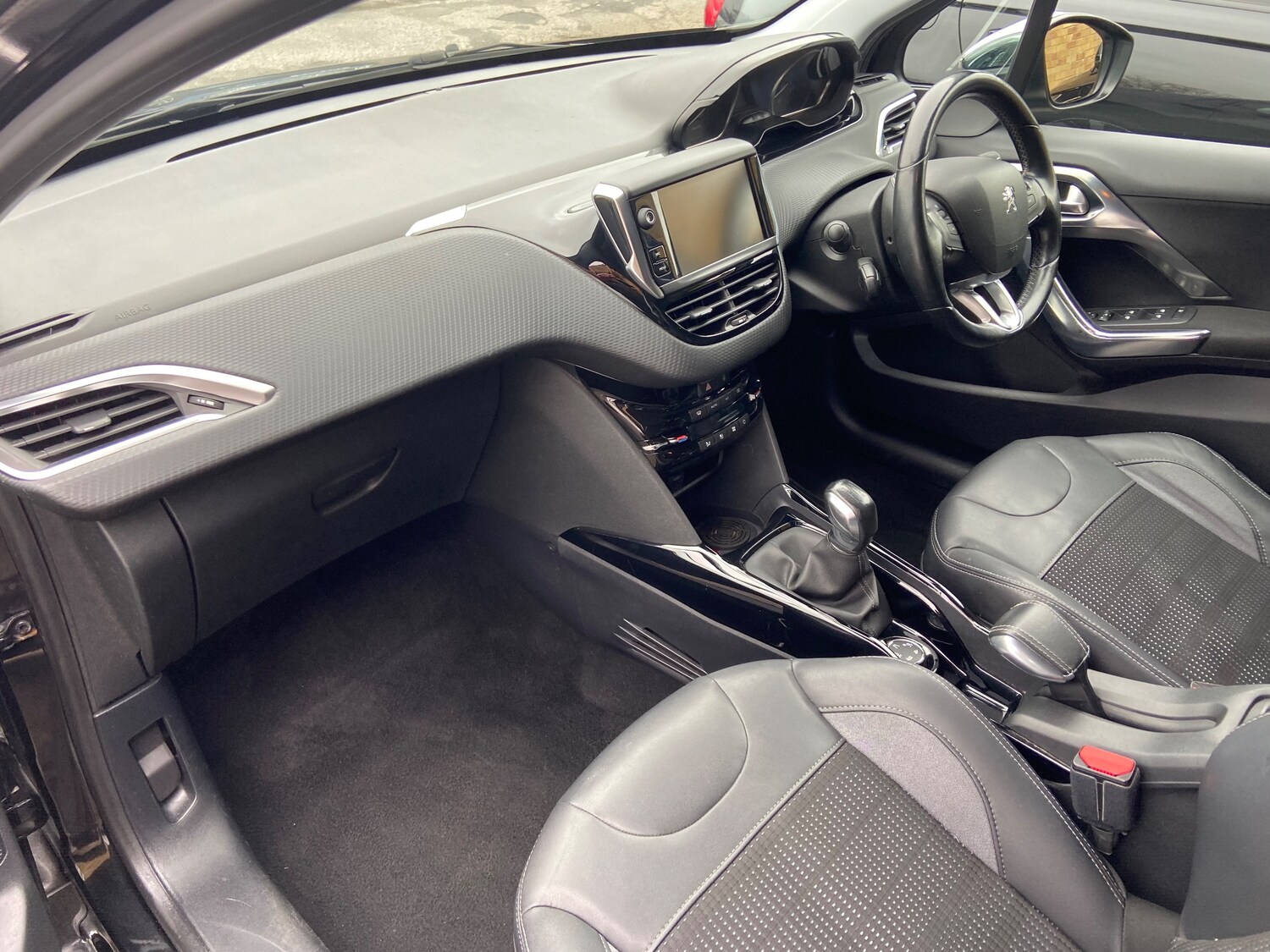 Used Peugeot 2008 2016 for sale - 77855823: Photo 17