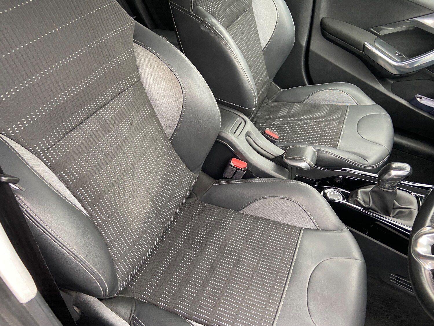 Used Peugeot 2008 2016 for sale - 77855823: Photo 30