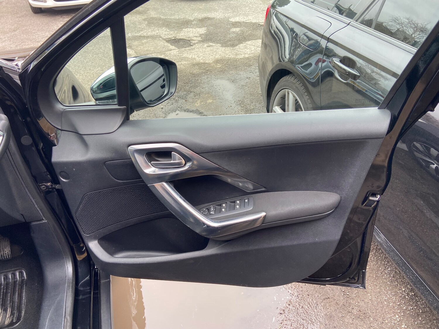 Used Peugeot 2008 2016 for sale - 77855823: Photo 32