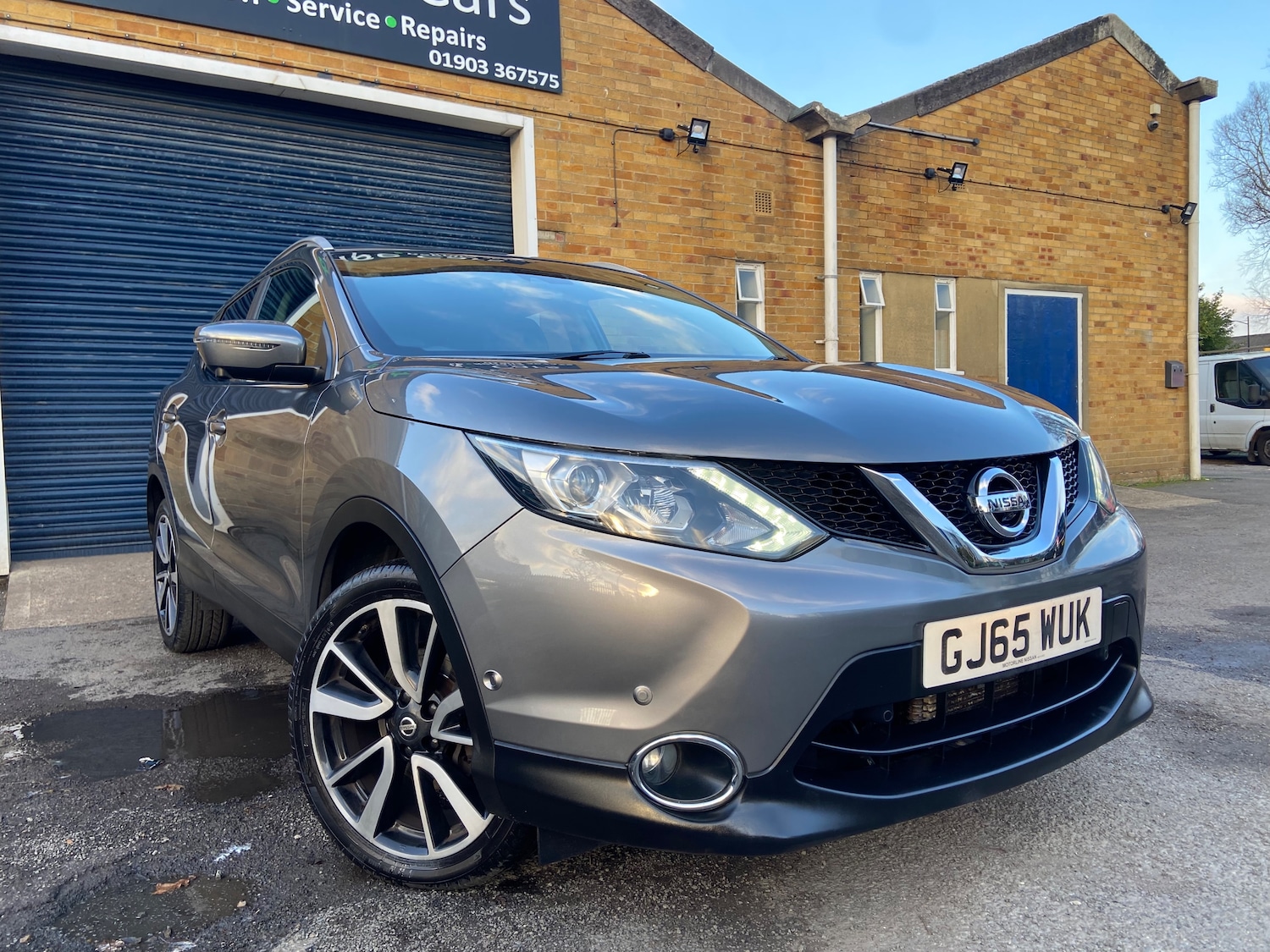 Used Nissan Qashqai 2015 for sale - 77050999: Photo 2
