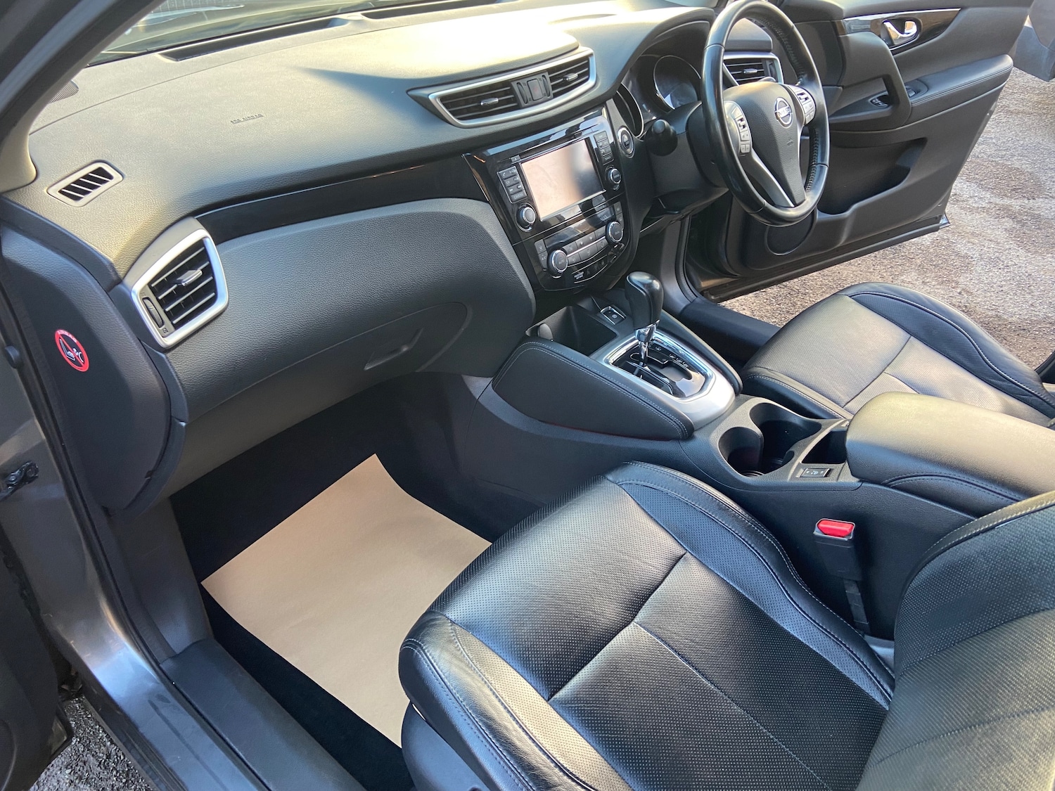 Used Nissan Qashqai 2015 for sale - 77050999: Photo 21