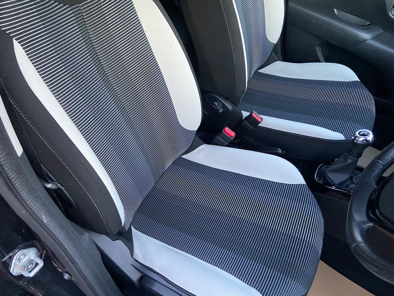 Used Peugeot 108 2015 for sale - 76648110: Photo 26