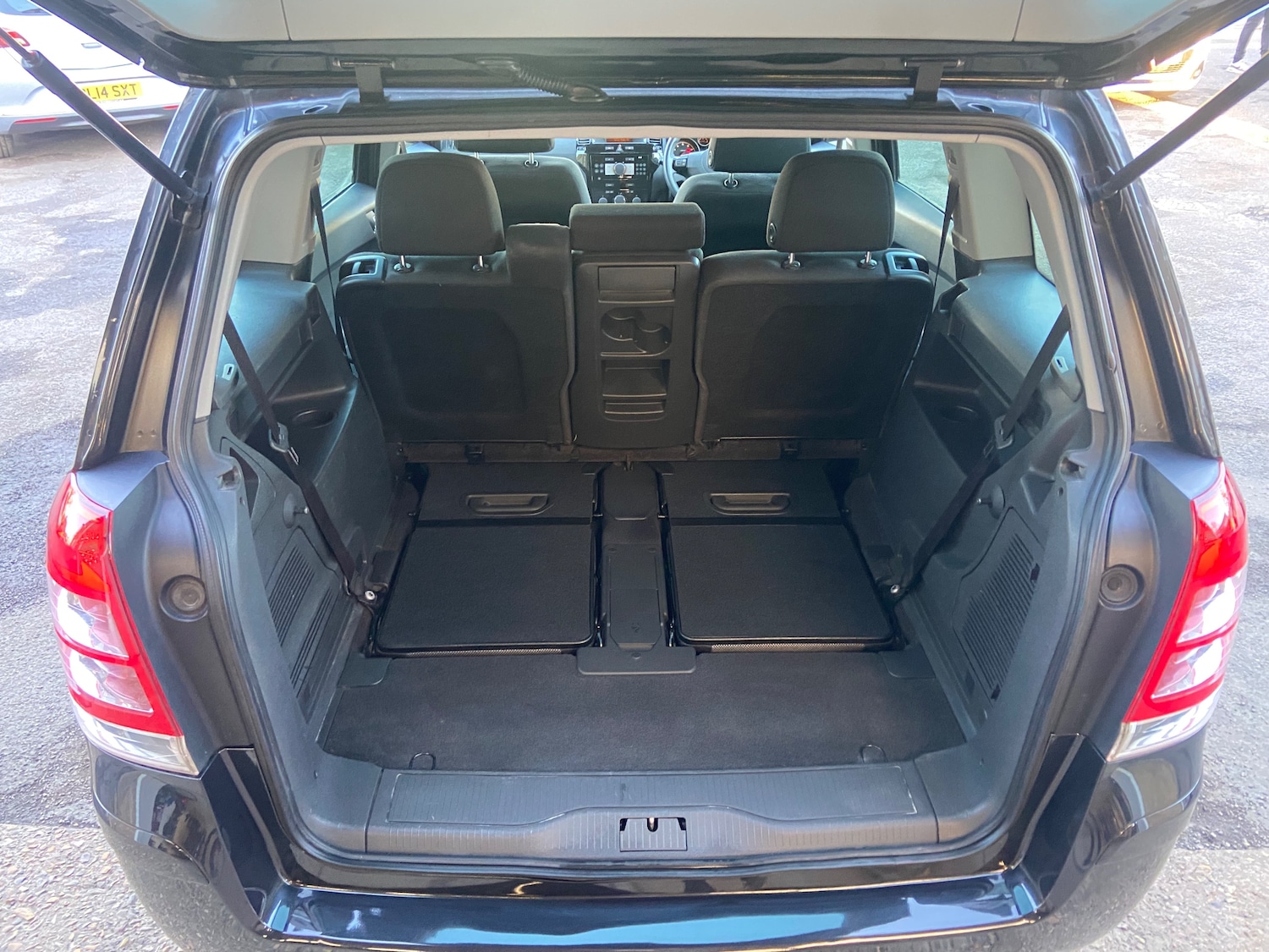 Used Vauxhall Zafira 2014 for sale - 77927516: Photo 30