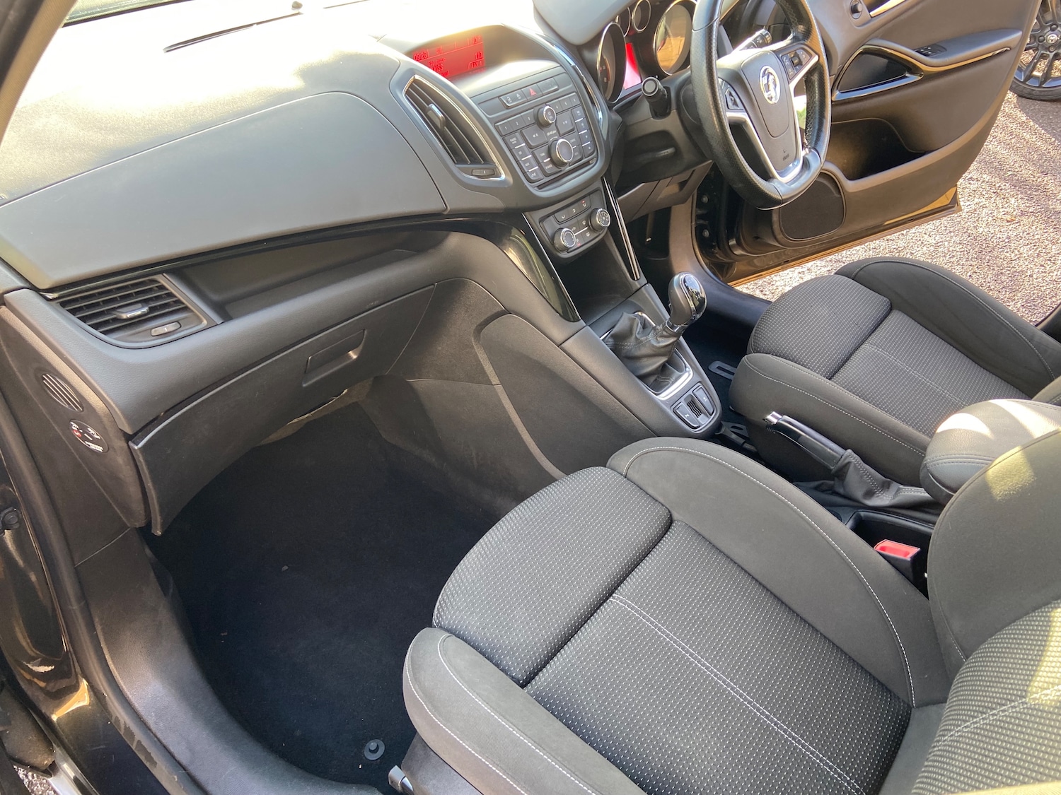 Used Vauxhall Zafira 2015 for sale - 77389116: Photo 15