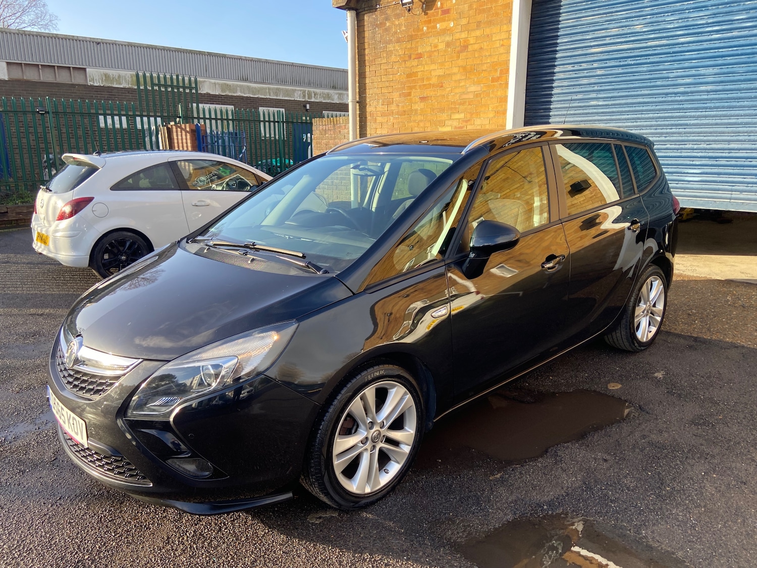 Used Vauxhall Zafira 2015 for sale - 77389116: Photo 2