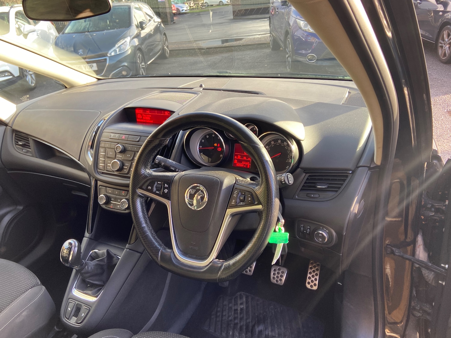 Used Vauxhall Zafira 2015 for sale - 77389116: Photo 28