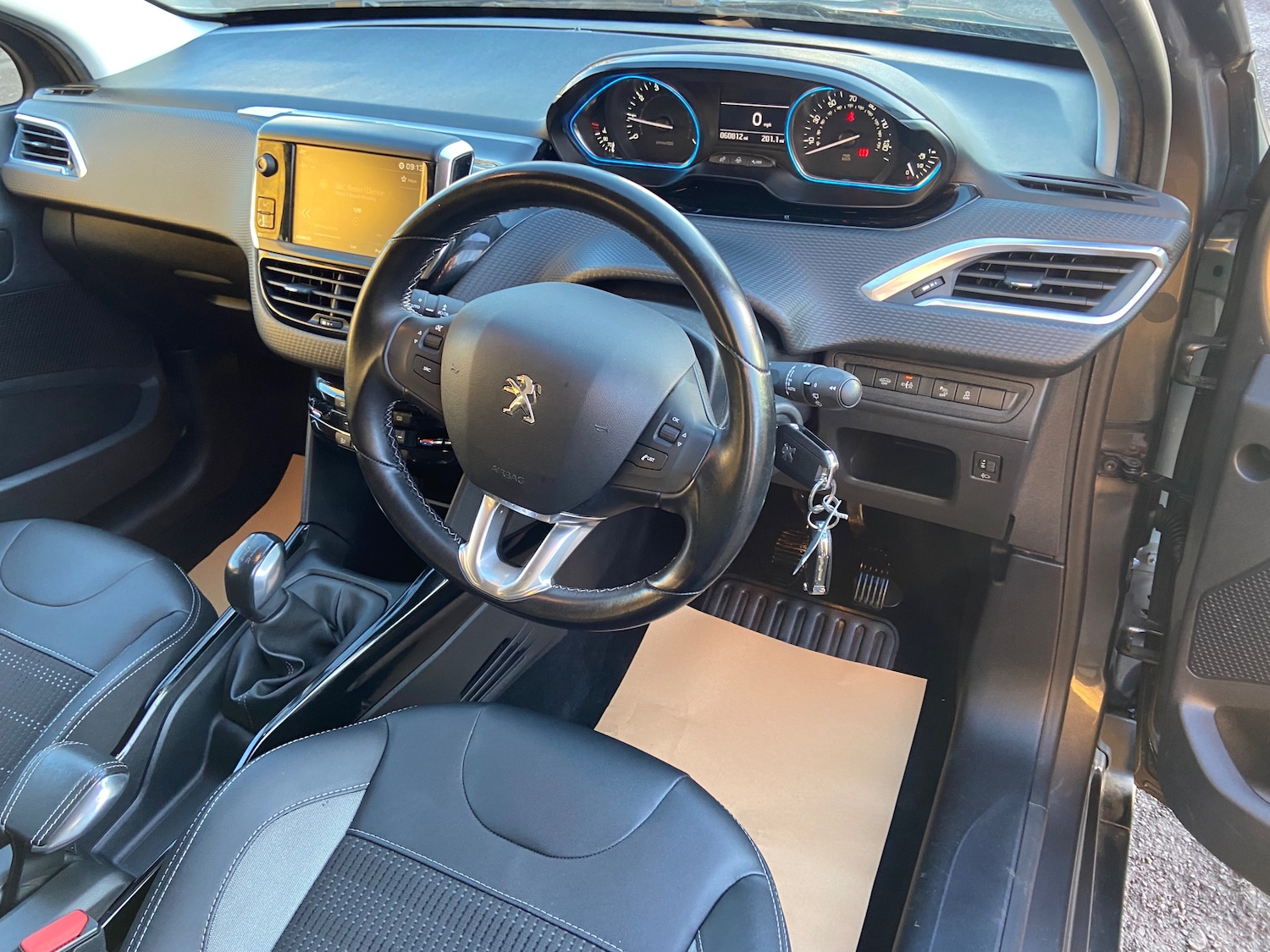 Used Peugeot 2008 2017 for sale - 77167342: Photo 33