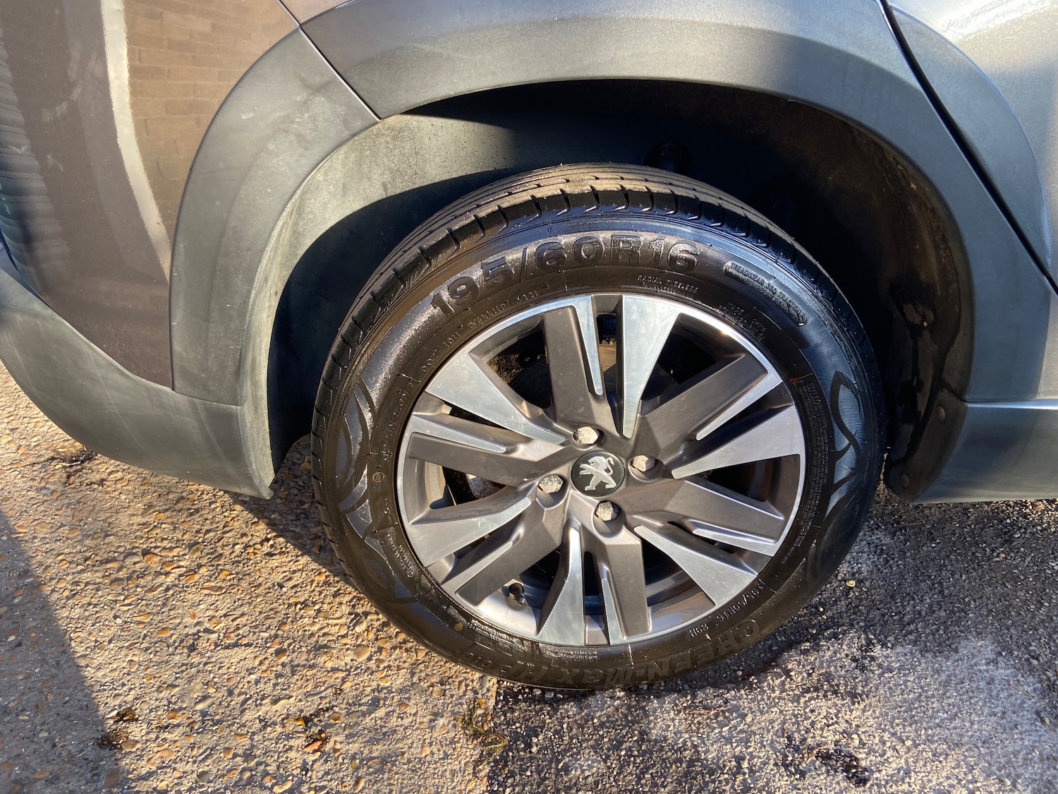 Used Peugeot 2008 2017 for sale - 77167342: Photo 5