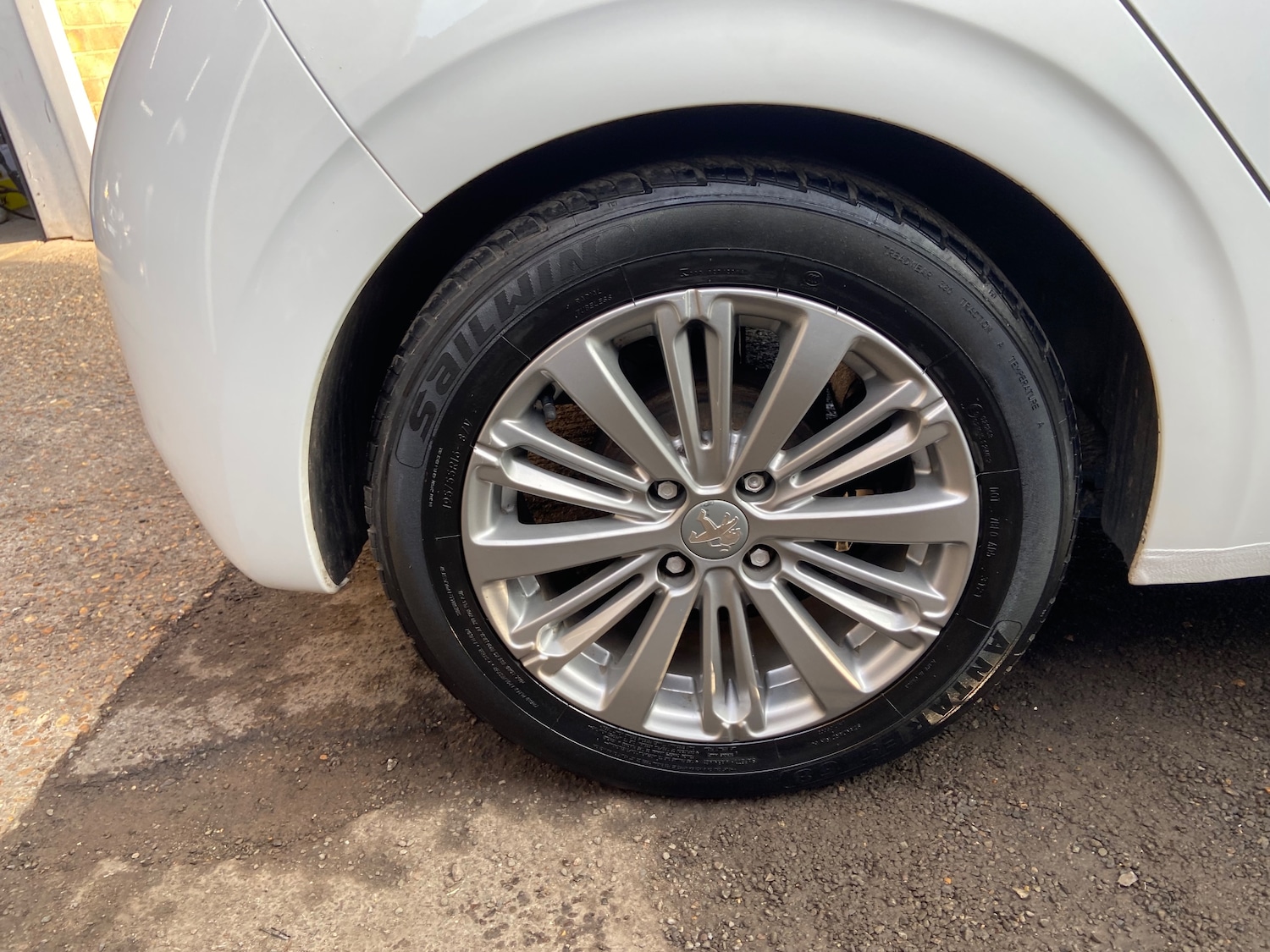 Used Peugeot 208 2015 for sale - 78118129: Photo 17