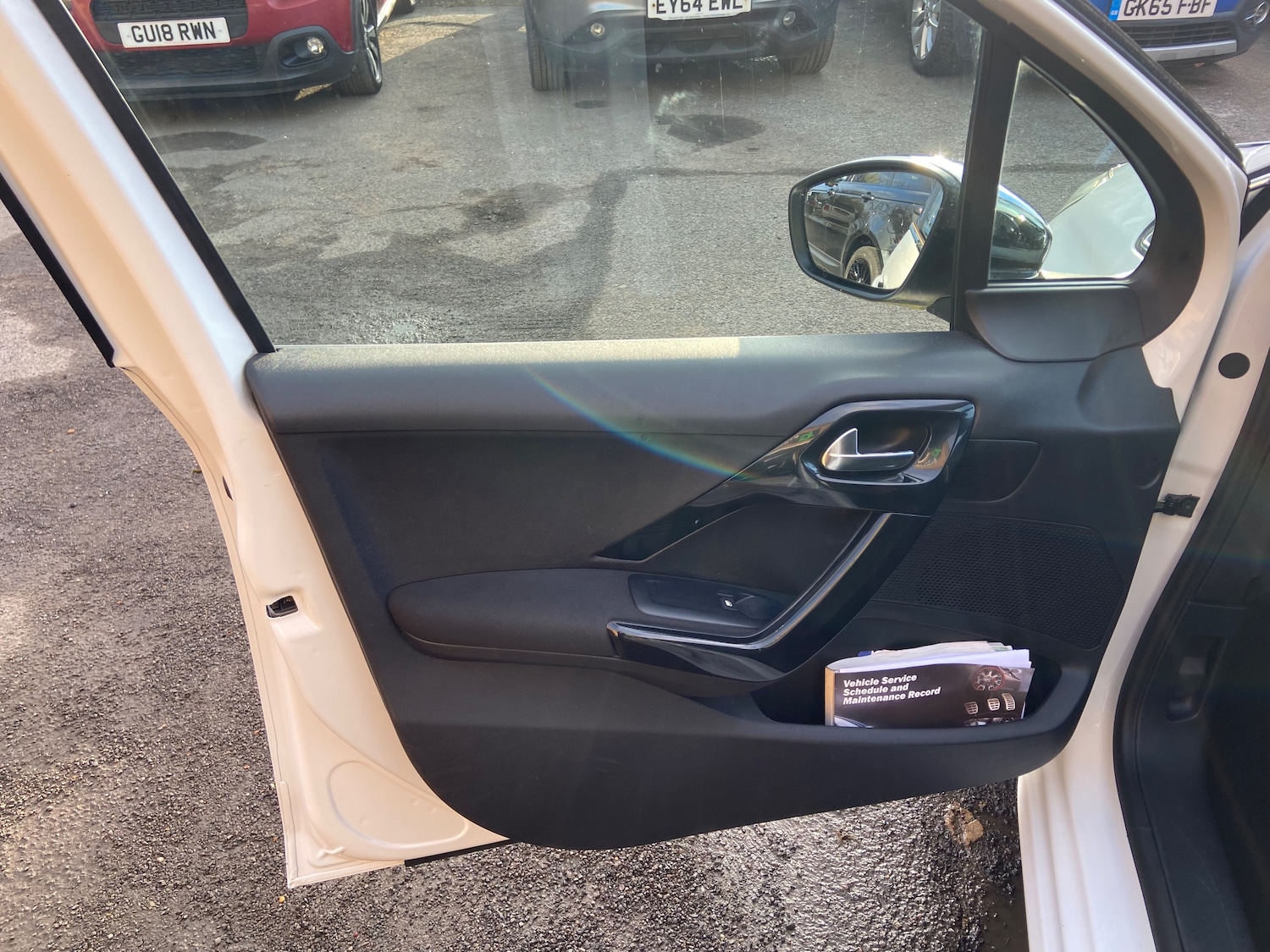 Used Peugeot 208 2015 for sale - 78118129: Photo 24