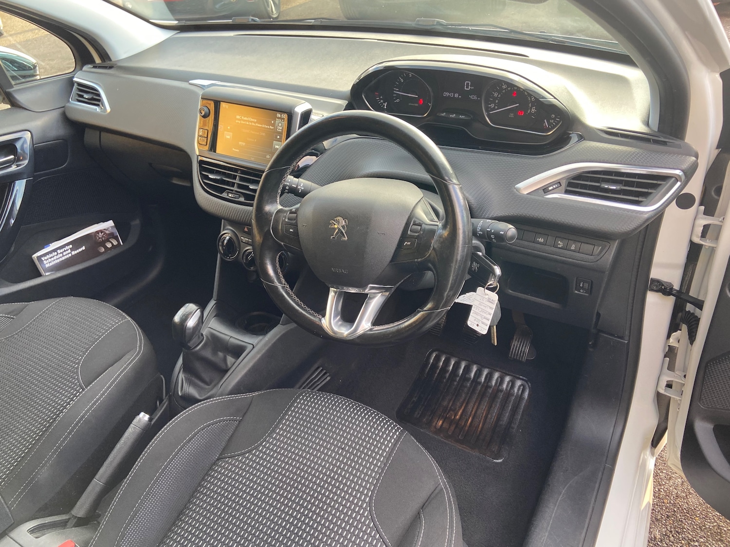 Used Peugeot 208 2015 for sale - 78118129: Photo 38