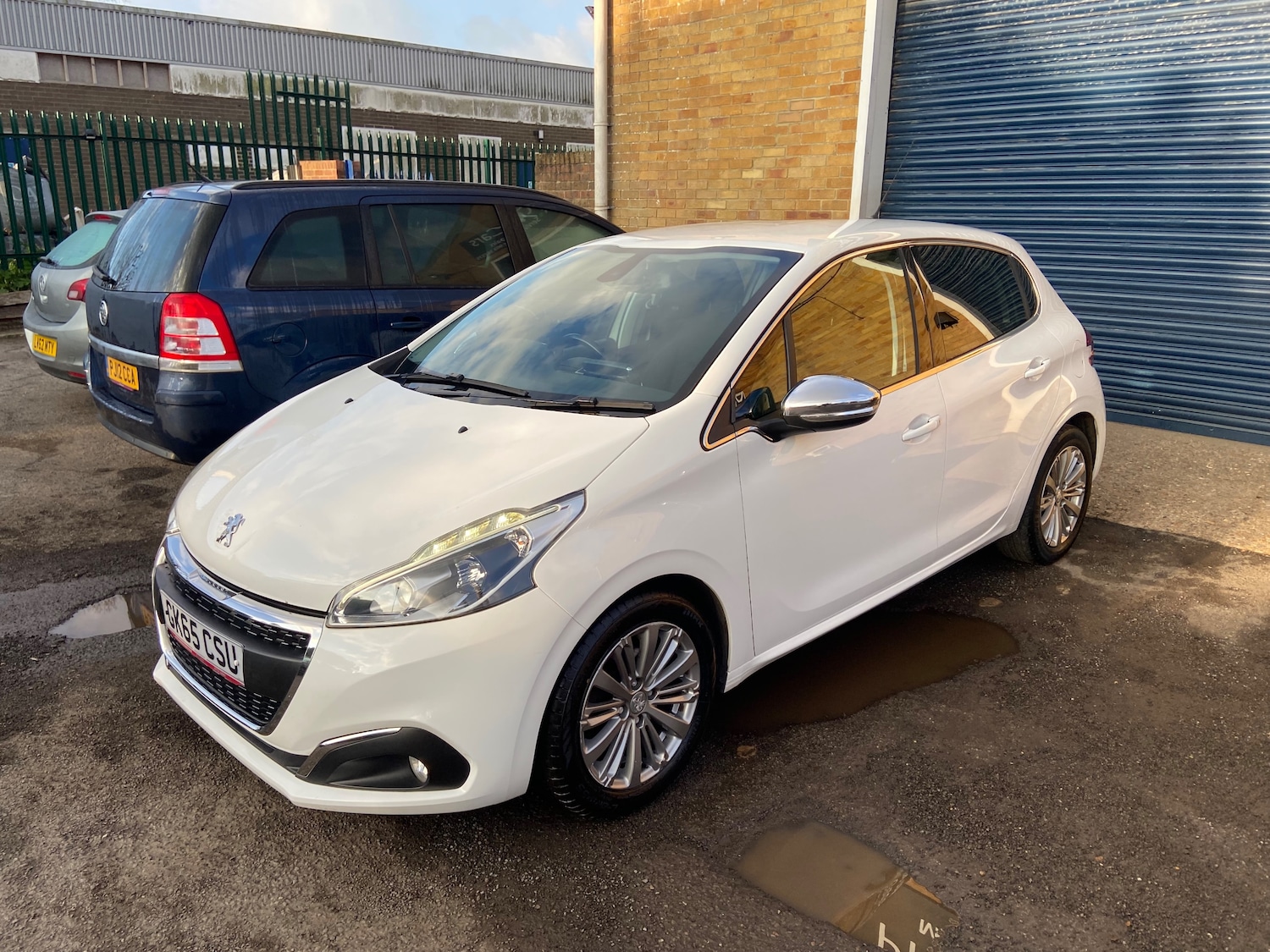 Used Peugeot 208 2015 for sale - 78118129: Photo 4