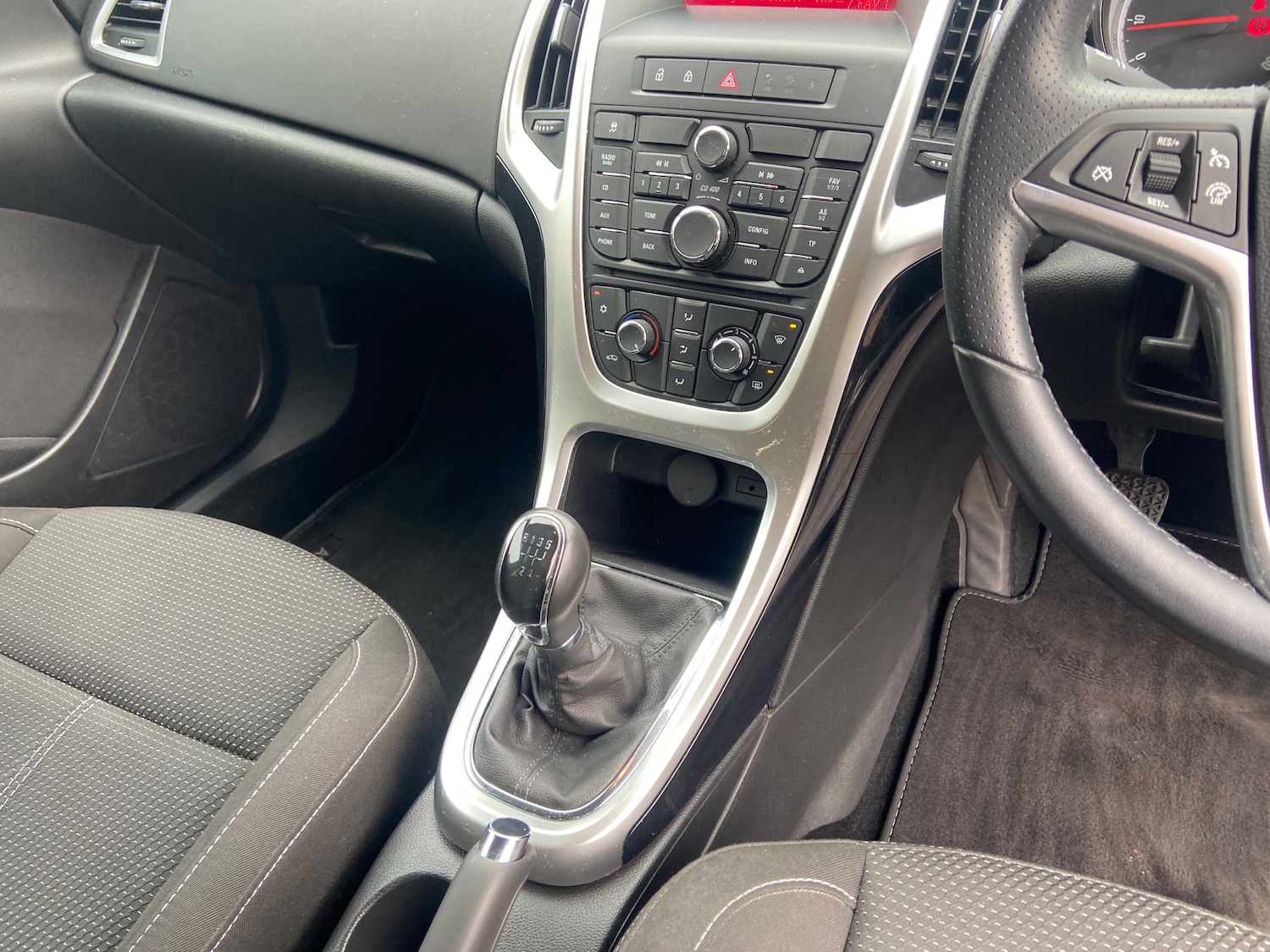 Used Vauxhall Astra 2014 for sale - 77627680: Photo 31