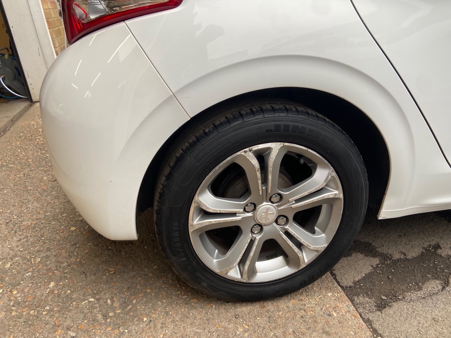 Used Peugeot 208 2012 for sale - 76341051: Photo 10