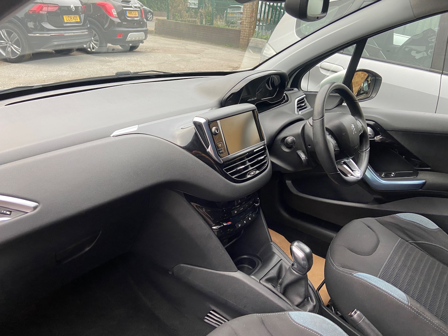 Used Peugeot 208 2012 for sale - 76341051: Photo 15