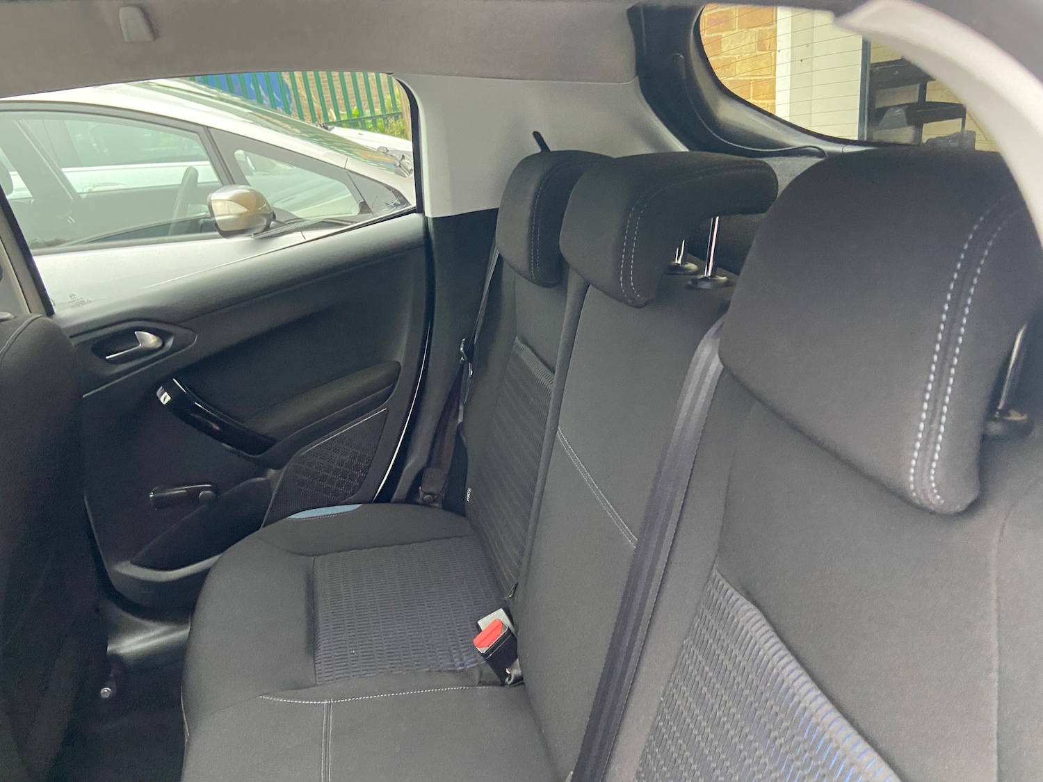 Used Peugeot 208 2012 for sale - 76341051: Photo 17