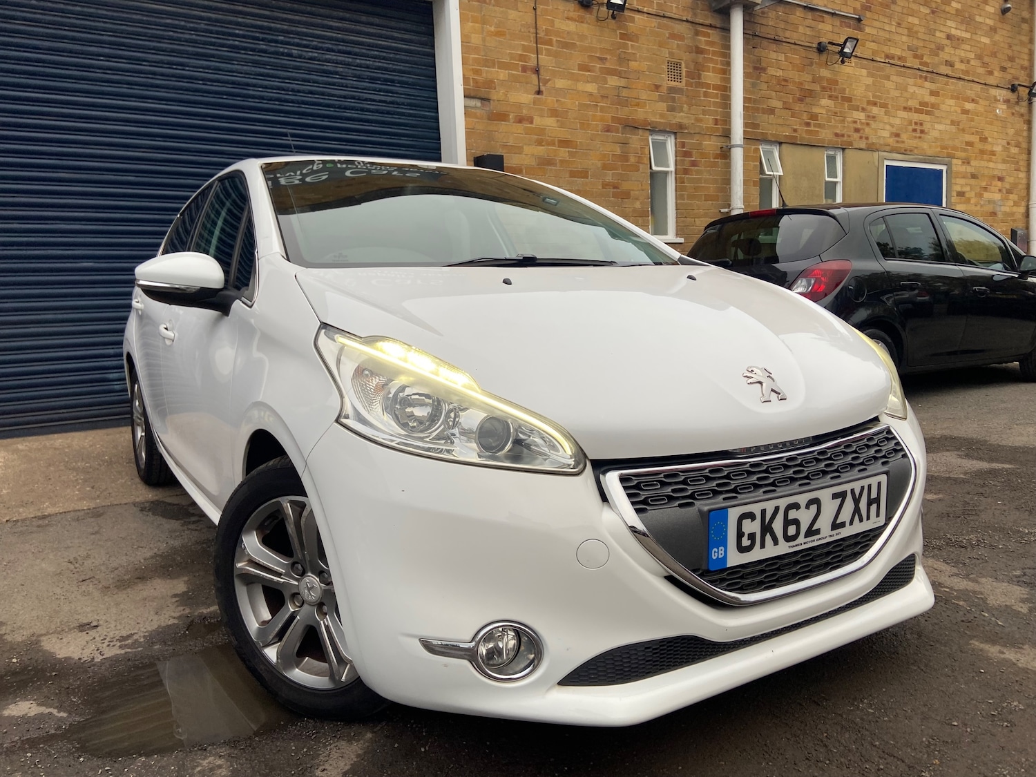 Used Peugeot 208 2012 for sale - 76341051: Photo 2