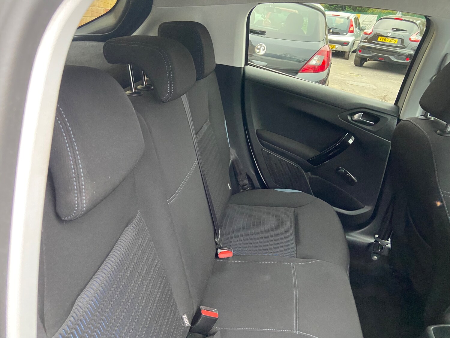 Used Peugeot 208 2012 for sale - 76341051: Photo 23