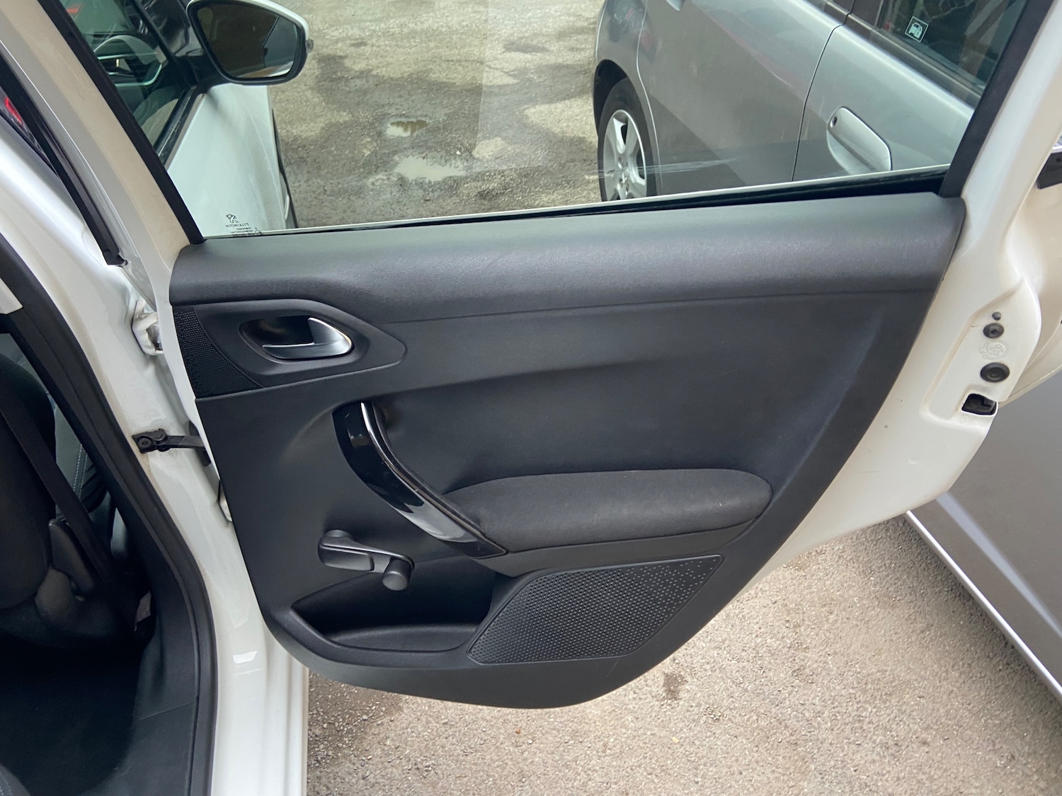 Used Peugeot 208 2012 for sale - 76341051: Photo 25