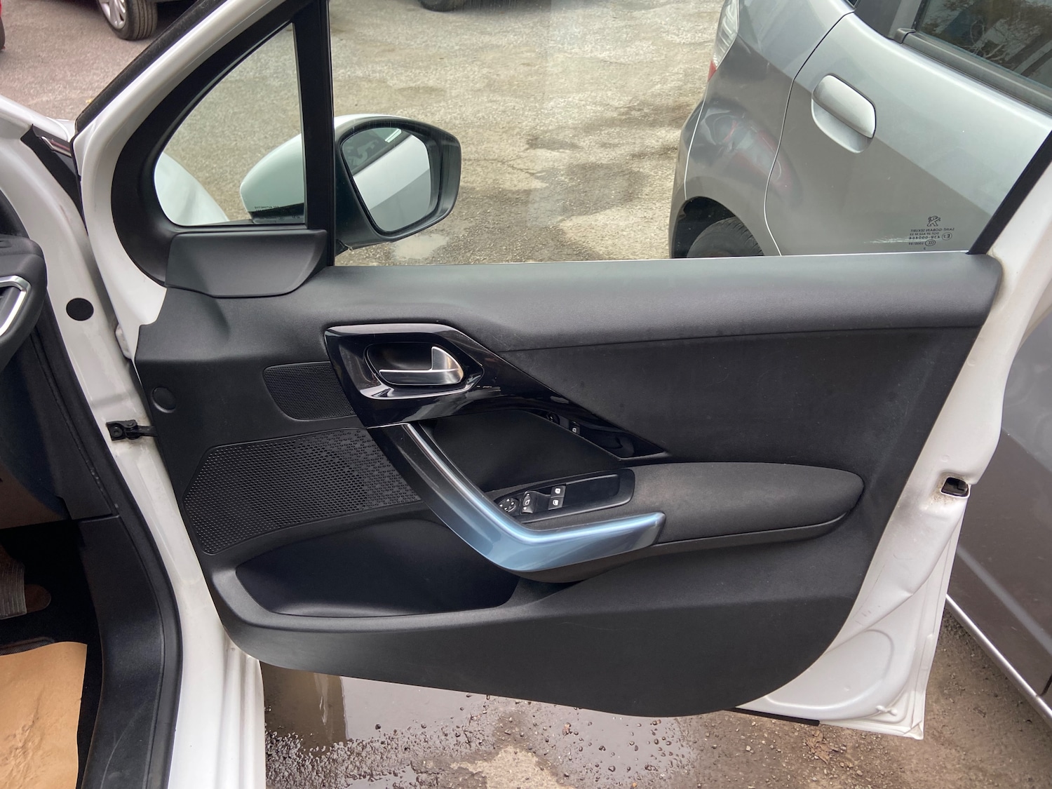 Used Peugeot 208 2012 for sale - 76341051: Photo 28