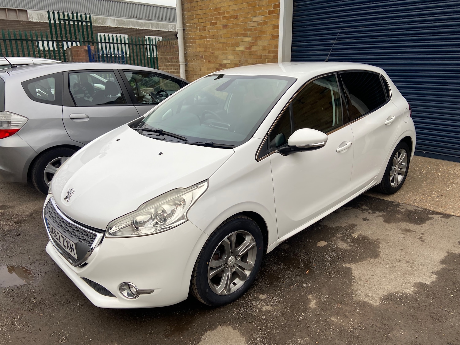 Used Peugeot 208 2012 for sale - 76341051: Photo 4