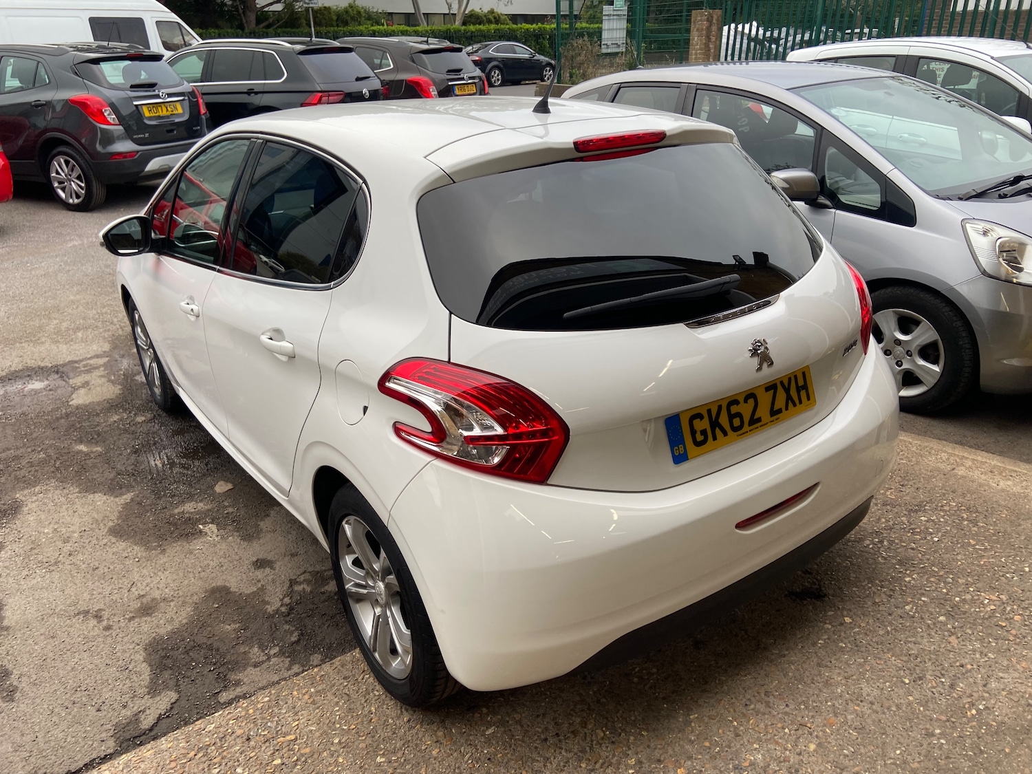 Used Peugeot 208 2012 for sale - 76341051: Photo 5