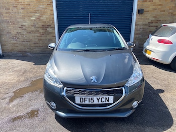 Used Peugeot 208 2015 for sale - 79392416: Photo