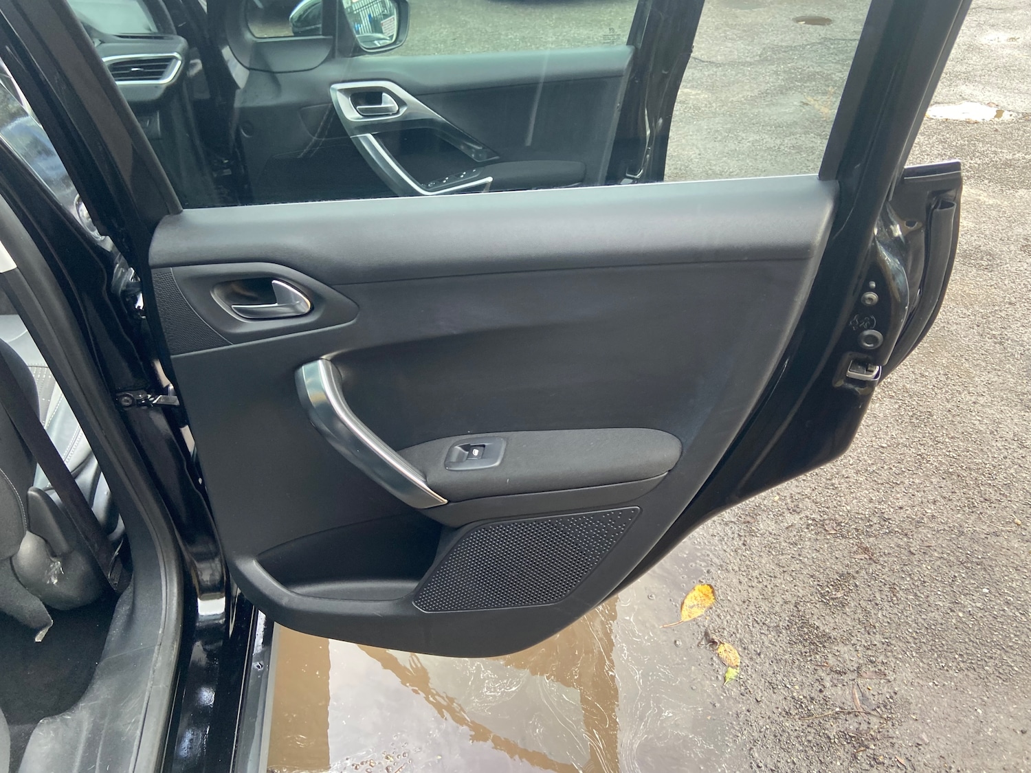 Used Peugeot 2008 2016 for sale - 76851355: Photo 22