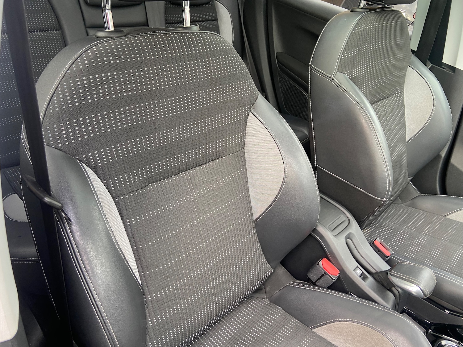 Used Peugeot 2008 2016 for sale - 76851355: Photo 25