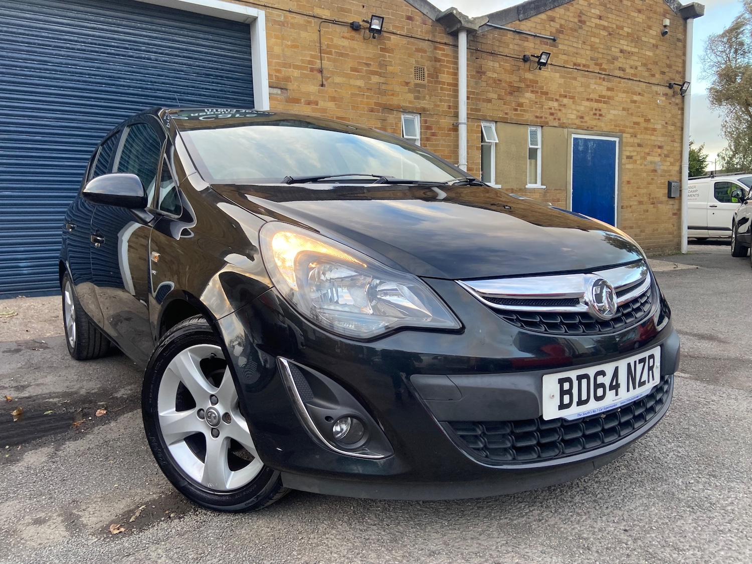 Used Vauxhall Corsa 2014 for sale - 76373352: Photo 2