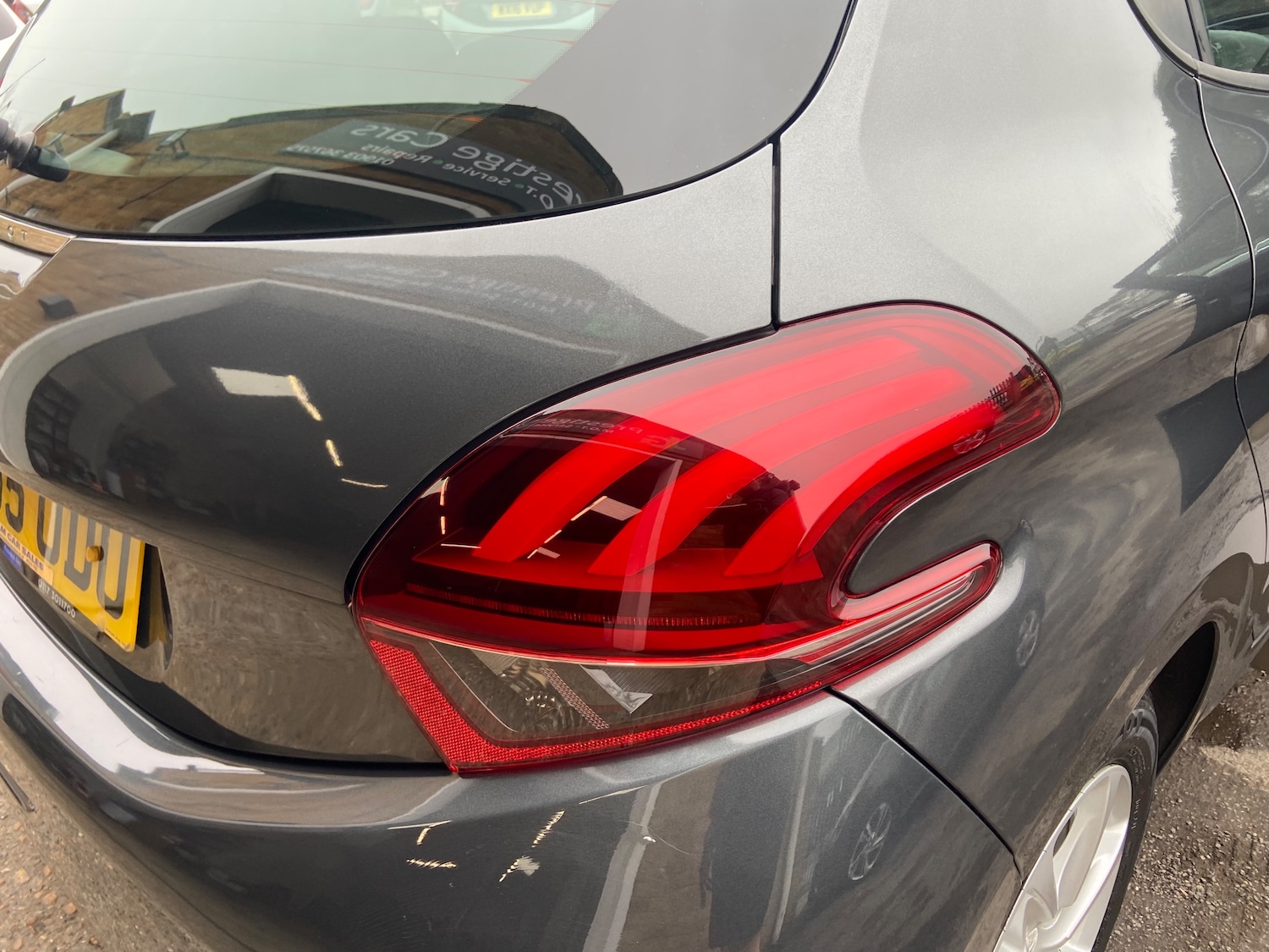 Used Peugeot 208 2015 for sale - 77855819: Photo 11