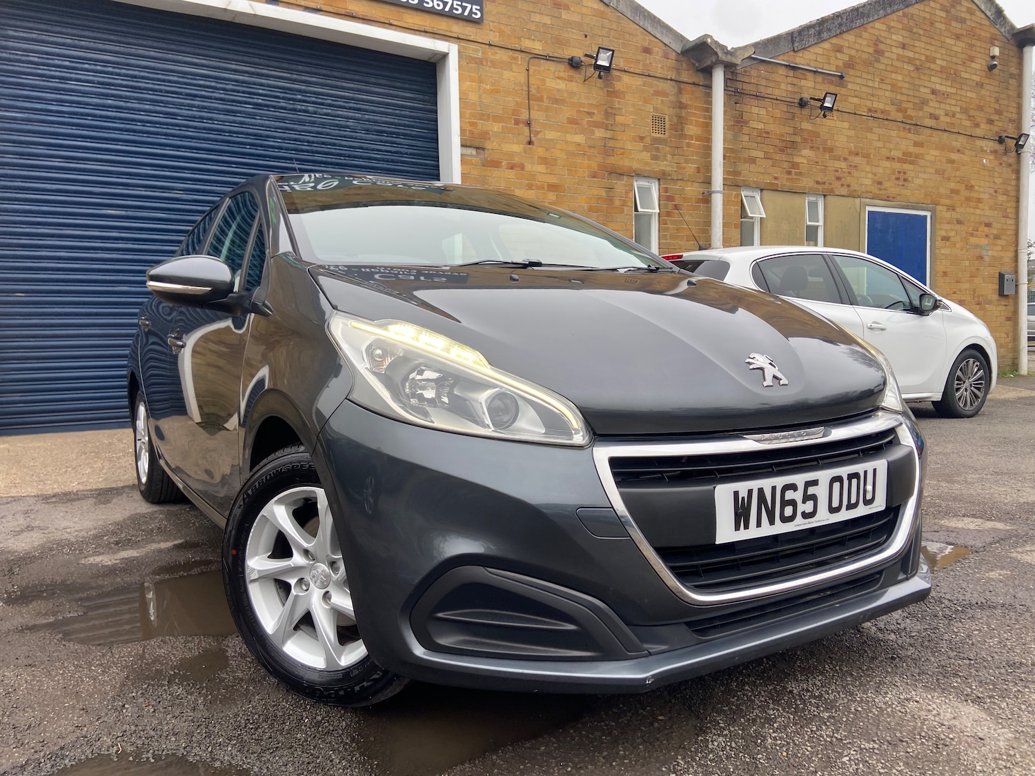Used Peugeot 208 2015 for sale - 77855819: Photo 2
