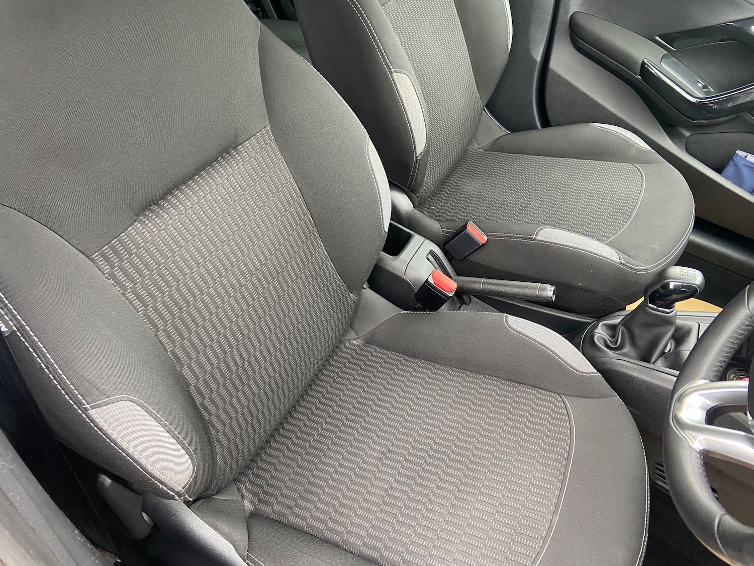 Used Peugeot 208 2015 for sale - 77855819: Photo 29