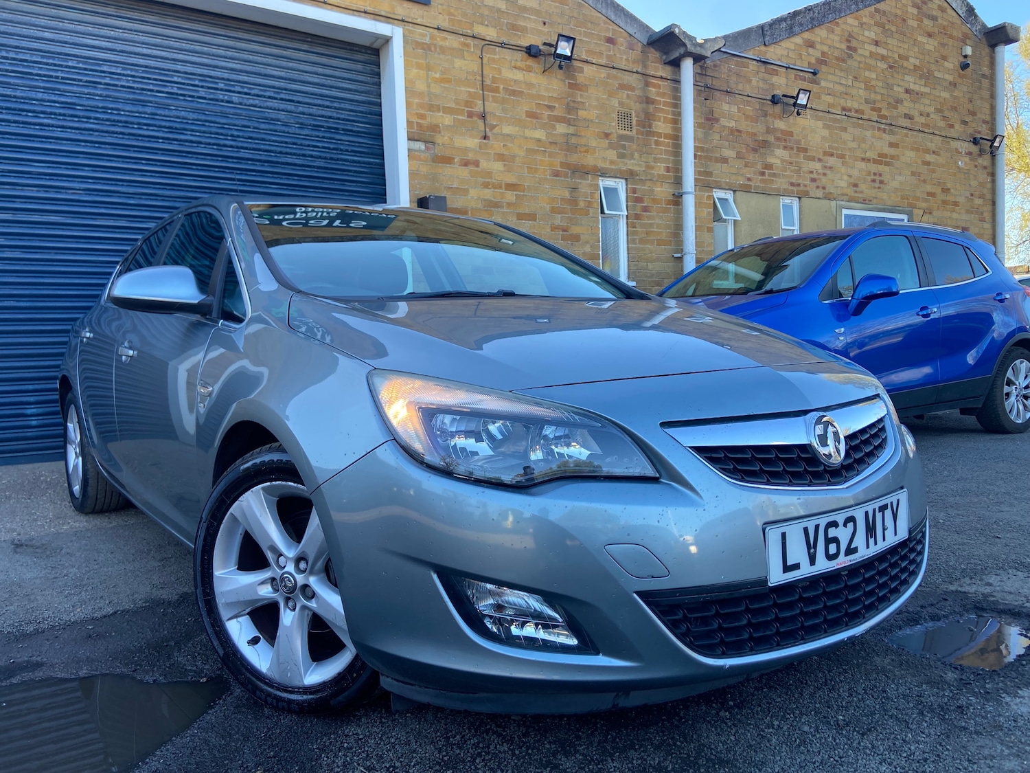 Used Vauxhall Astra 2012 for sale - 78148986: Photo 2