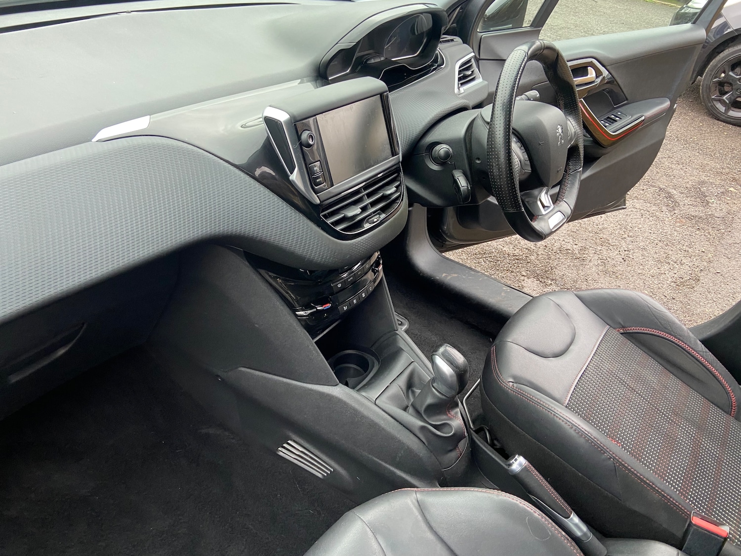 Used Peugeot 208 2016 for sale - 77529279: Photo 19