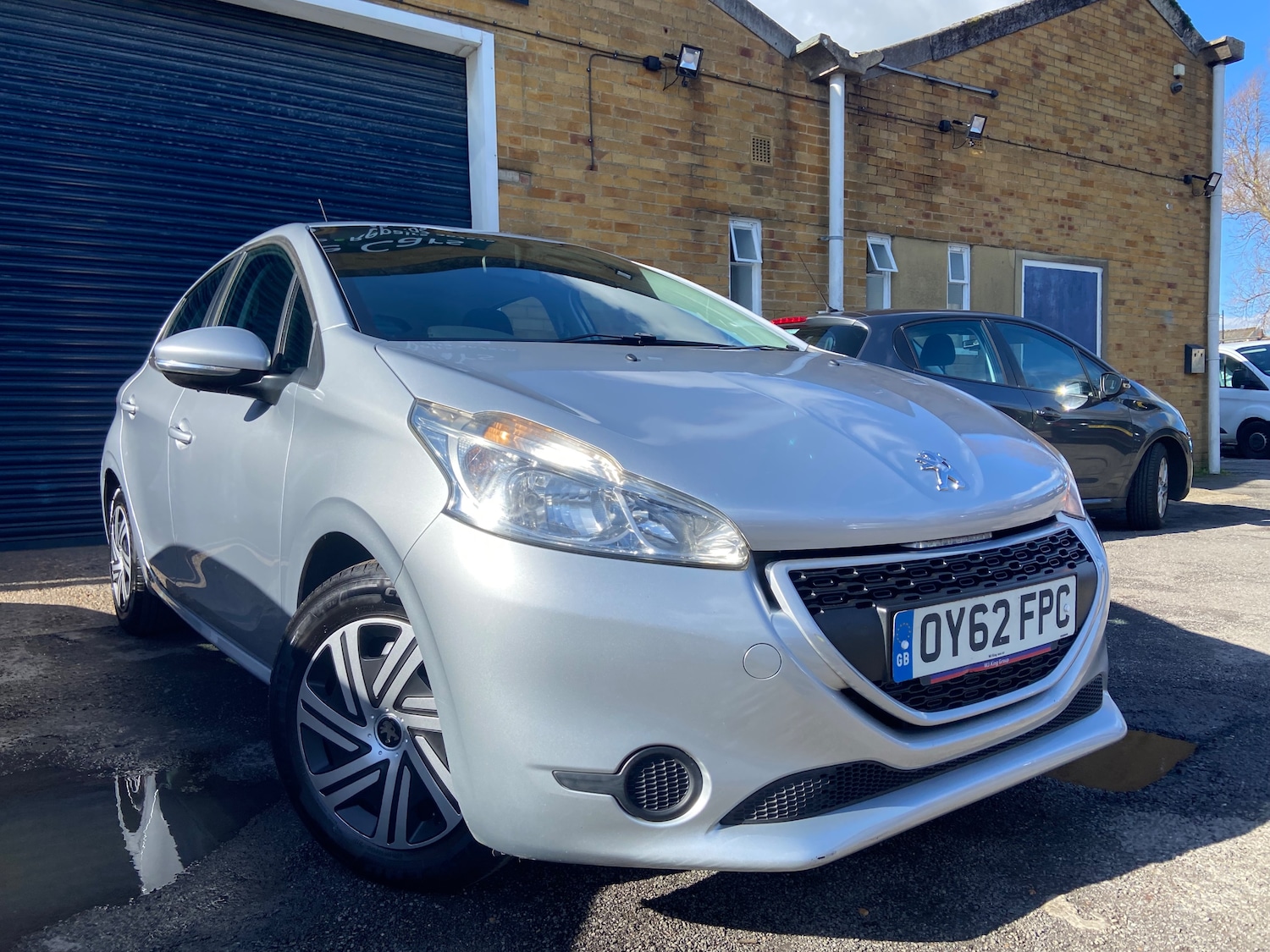 Used Peugeot 208 2012 for sale - 77743435: Photo 2
