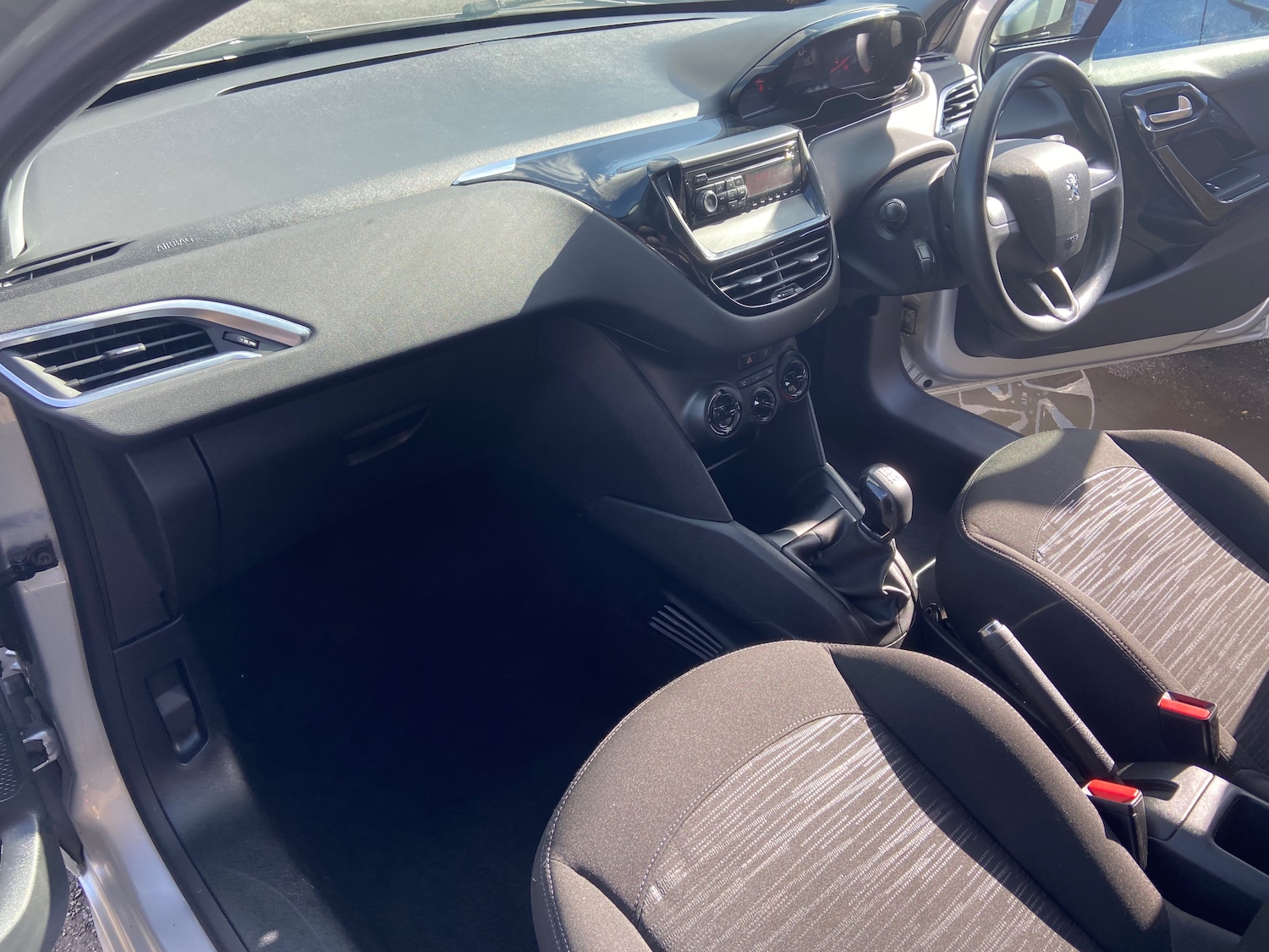 Used Peugeot 208 2012 for sale - 77743435: Photo 20