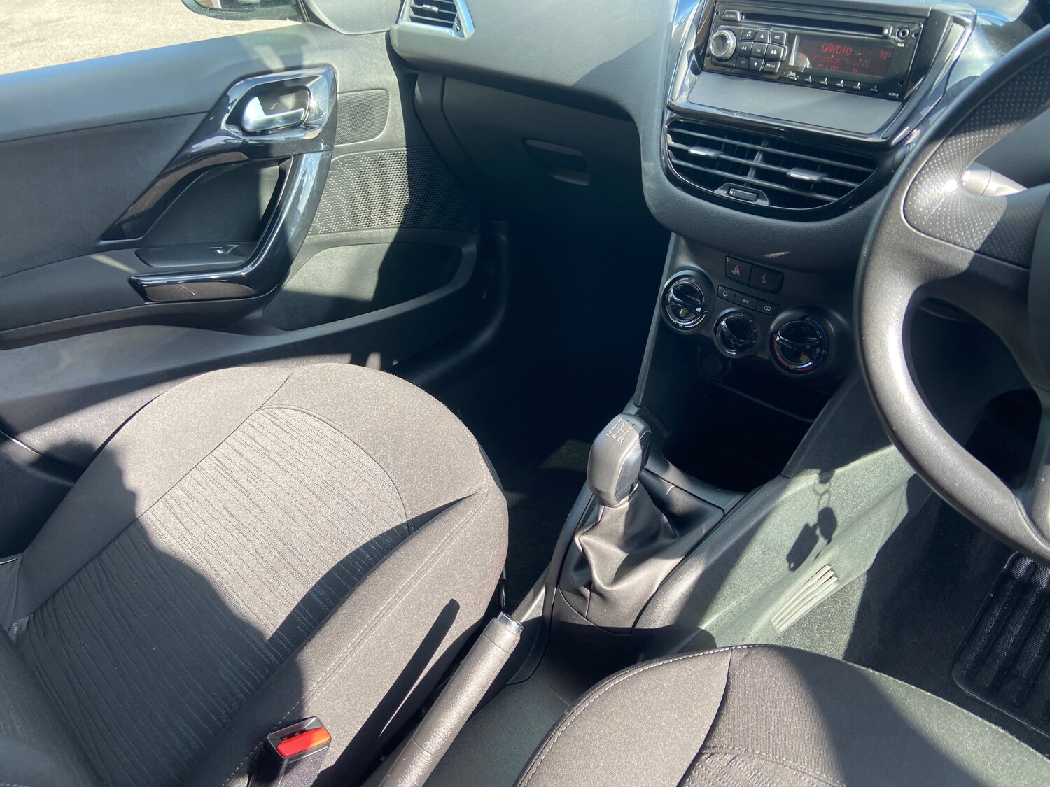 Used Peugeot 208 2012 for sale - 77743435: Photo 31