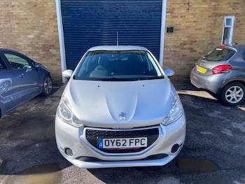 Used Peugeot 208 2012 for sale - 77743435: Photo