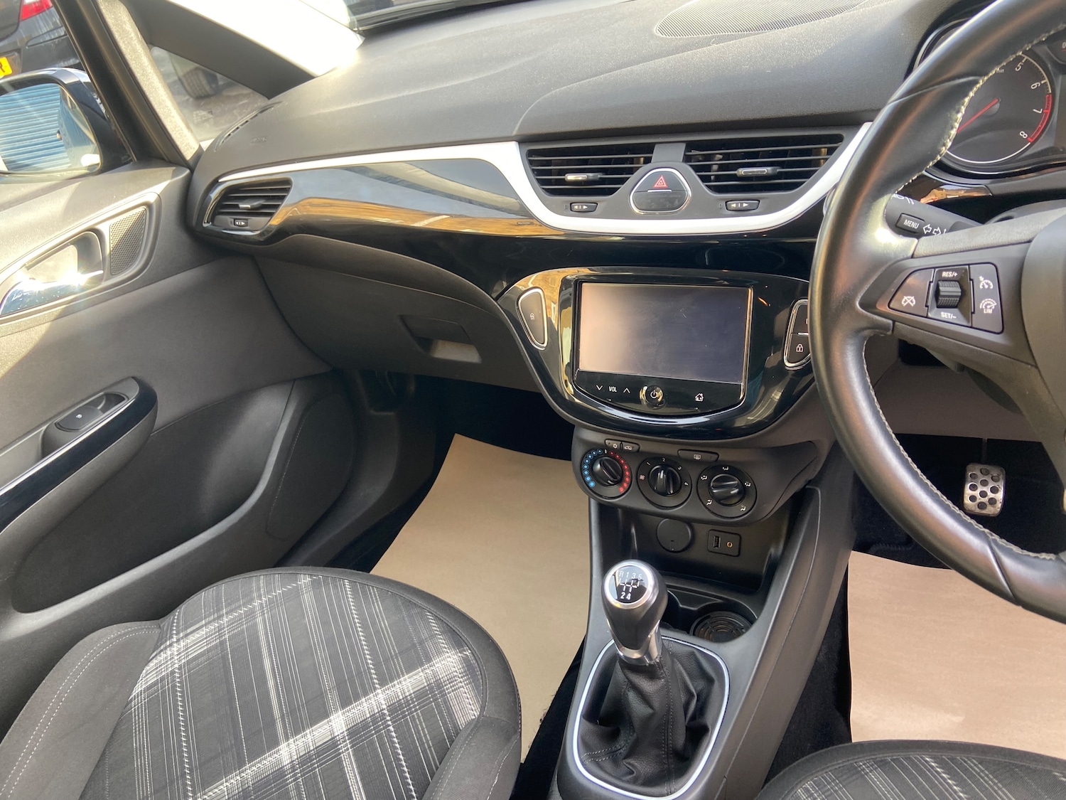 Used Vauxhall Corsa 2015 for sale - 76420237: Photo 21