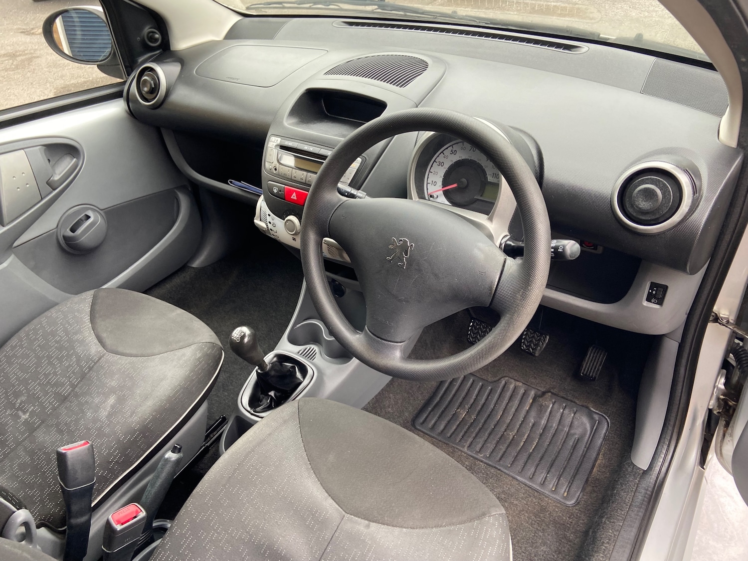 Used Peugeot 107 2010 for sale - 76246050: Photo 18