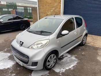 Used Peugeot 107 2010 for sale - 76246050: Photo