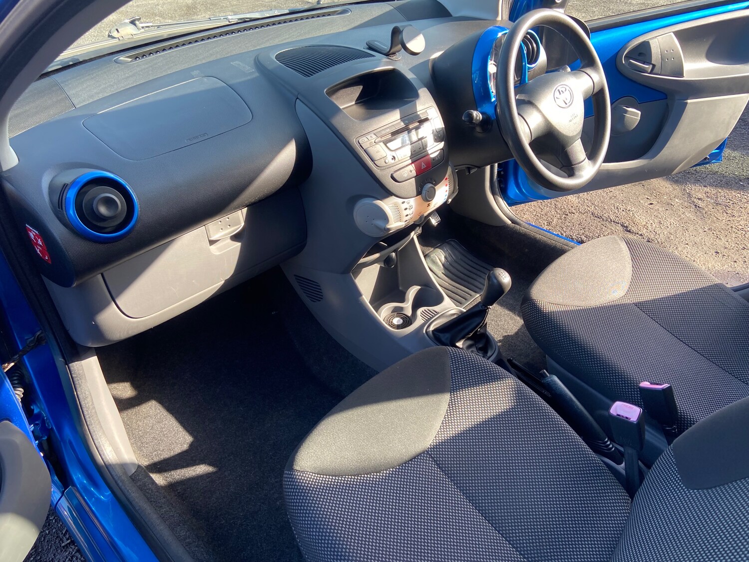 Used Toyota AYGO 2010 for sale - 77673996: Photo 19