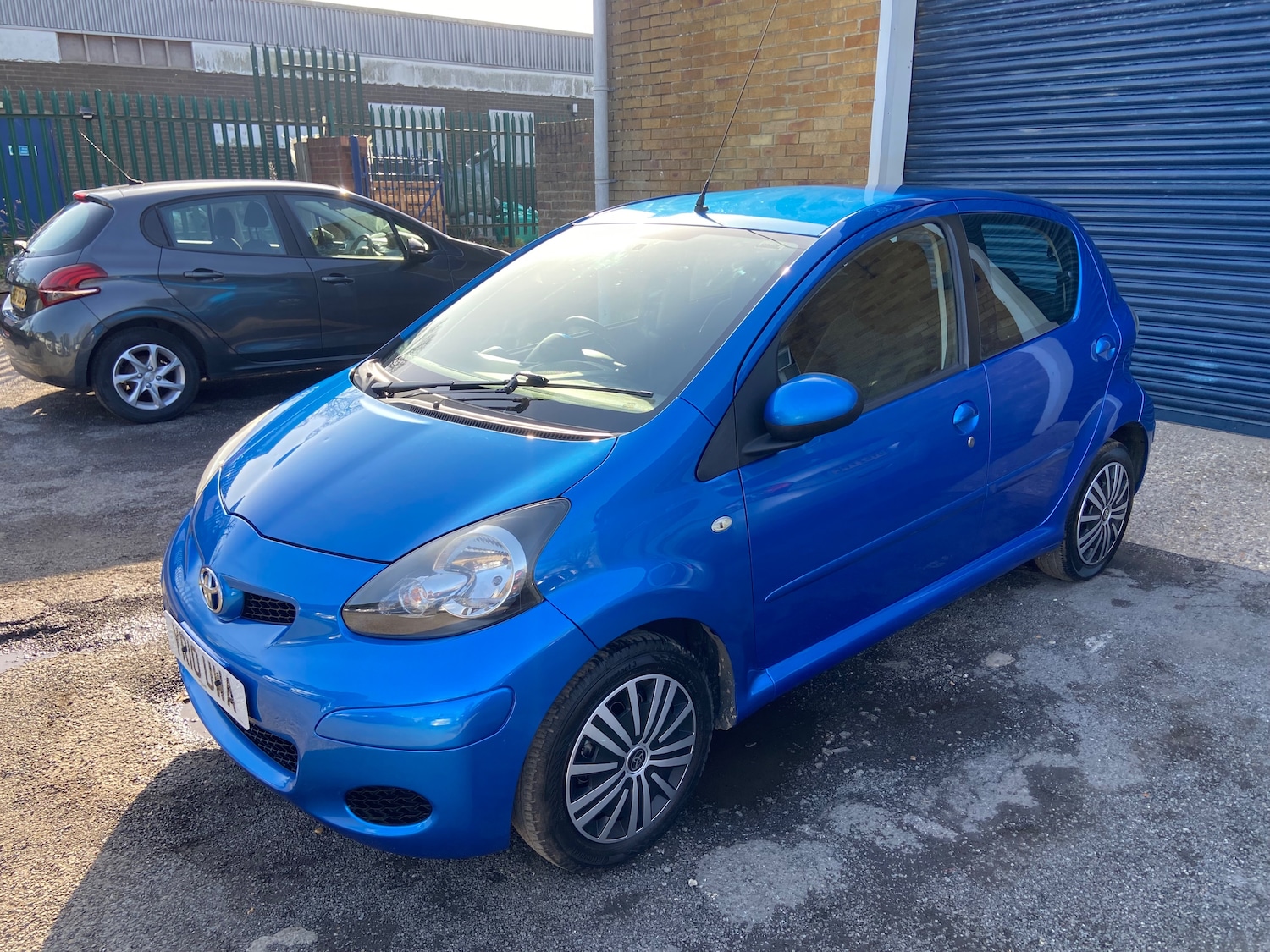 Used Toyota AYGO 2010 for sale - 77673996: Photo 3