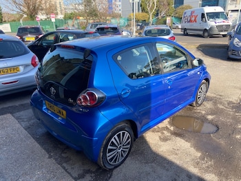 Used Toyota AYGO 2010 for sale - 77673996: Photo