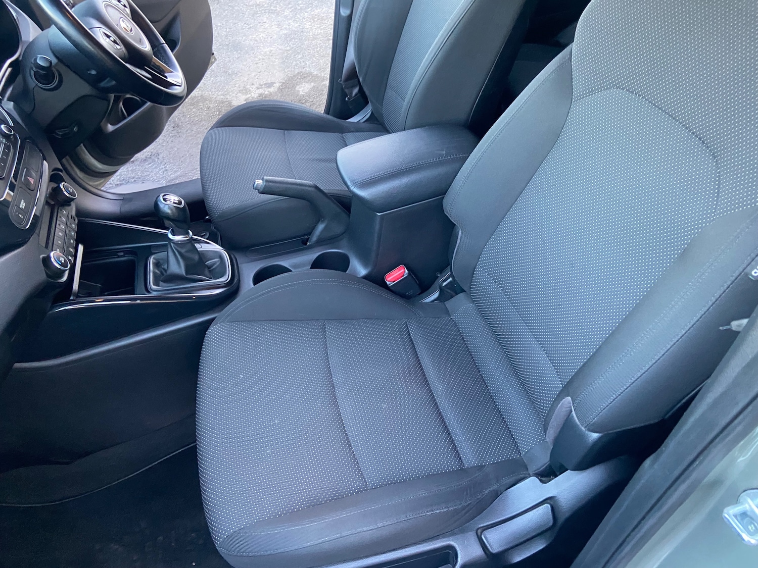 Used Kia Carens 2015 for sale - 77927515: Photo 12