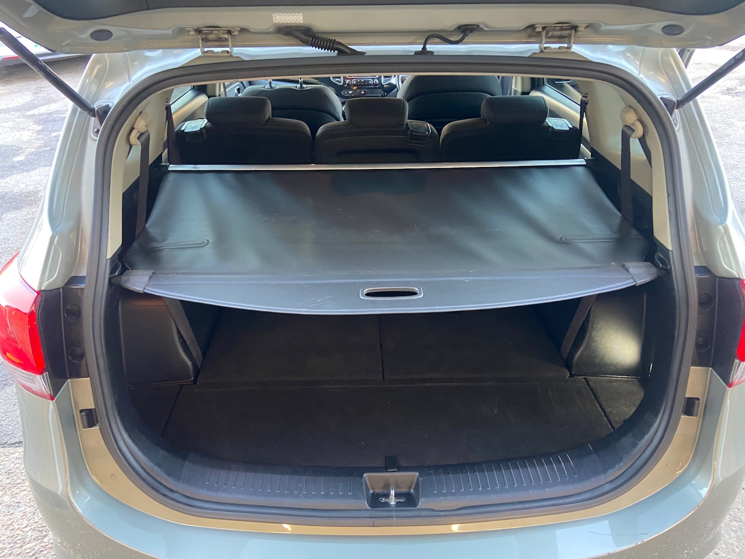 Used Kia Carens 2015 for sale - 77927515: Photo 19