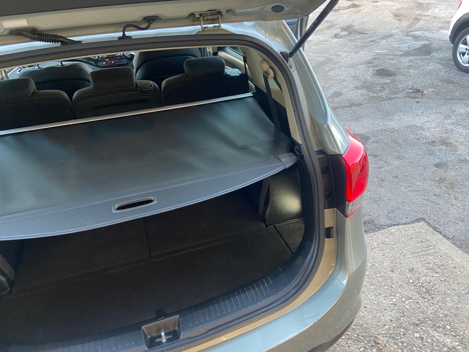 Used Kia Carens 2015 for sale - 77927515: Photo 20